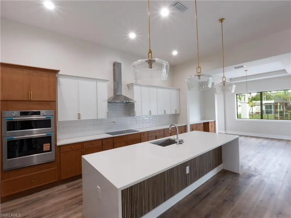 1257 22nd Avenue Naples, FL 34103