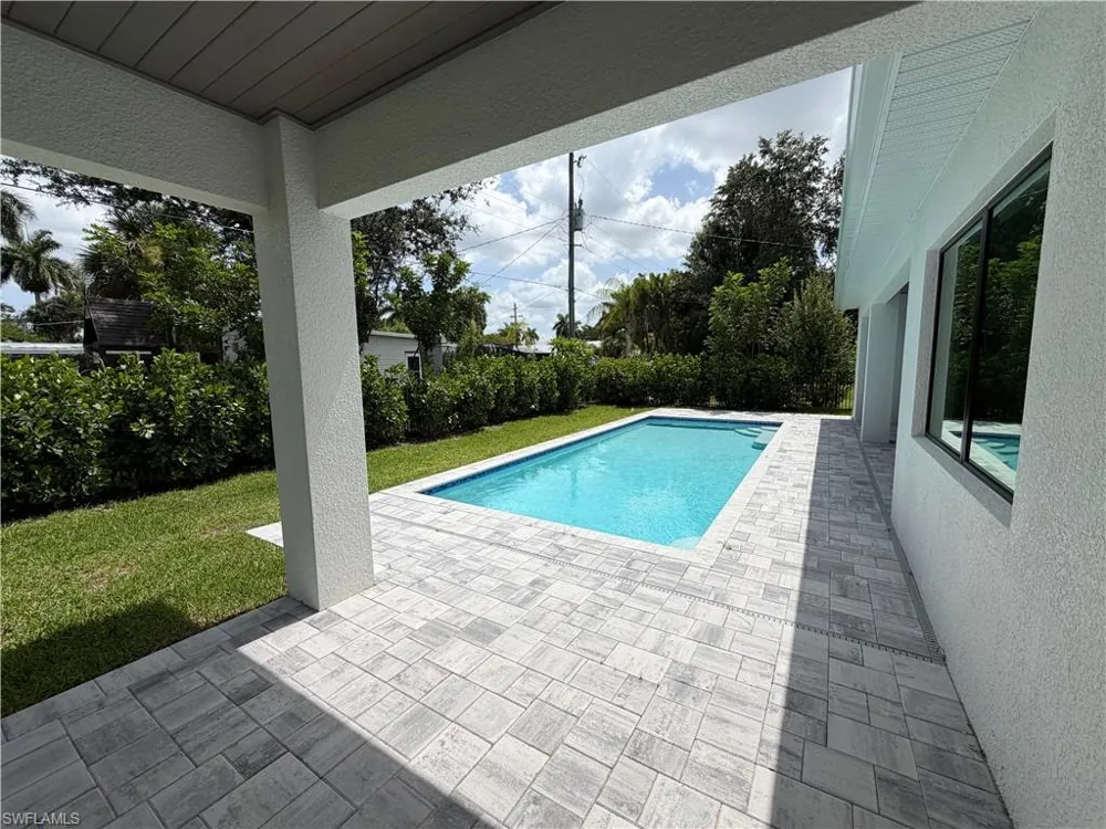1257 22nd Avenue Naples, FL 34103