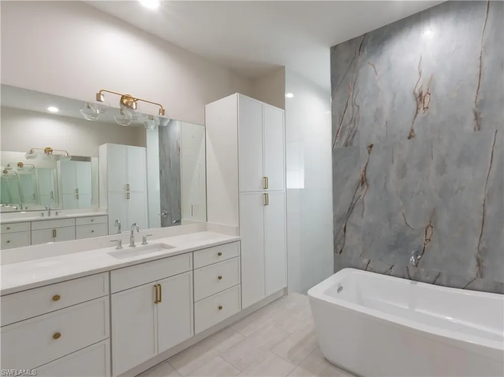 1257 22nd Avenue Naples, FL 34103