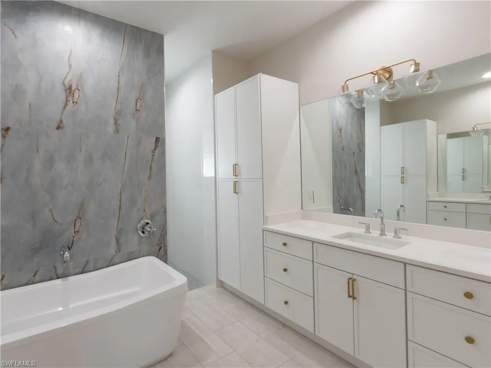 1257 22nd Avenue Naples, FL 34103