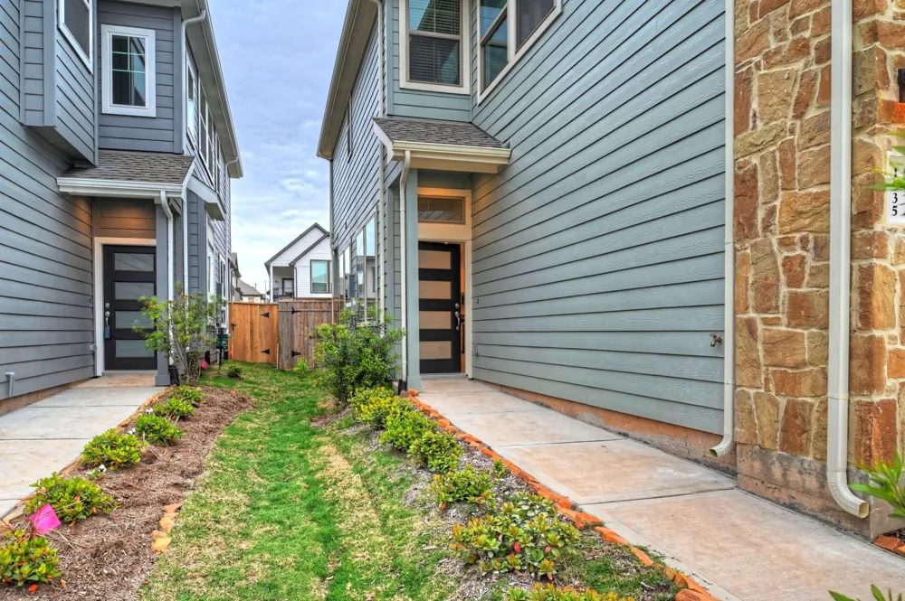 1535 Crystal Stream Drive Missouri City, TX 77459