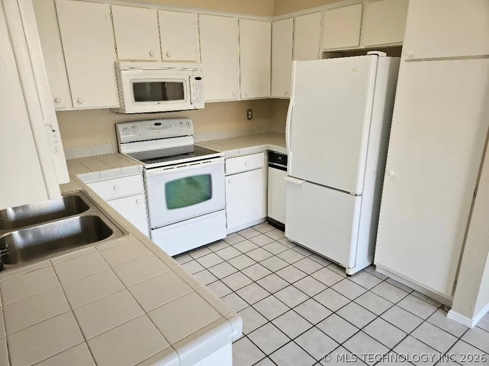 1120 S 110 EastAvenue #12-2C Tulsa, OK 74128