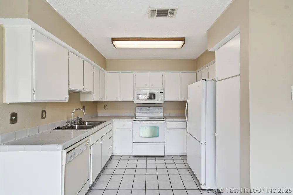 1120 S 110 EastAvenue #12-2C Tulsa, OK 74128