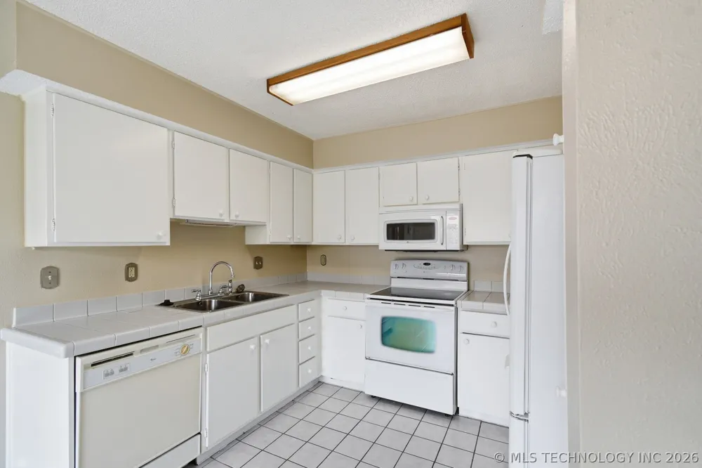 1120 S 110 EastAvenue #12-2C Tulsa, OK 74128