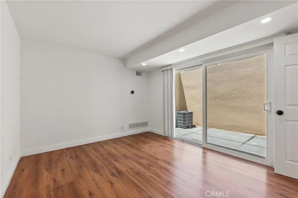 164 Brookline Lane Costa Mesa, CA 92626