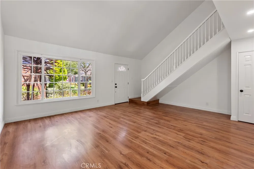 164 Brookline Lane Costa Mesa, CA 92626