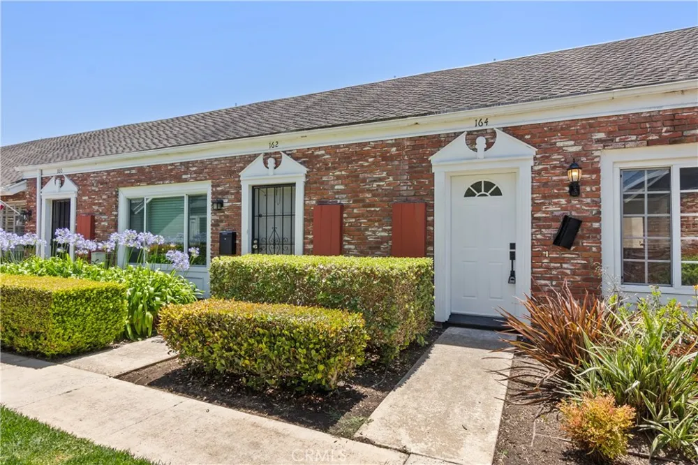 164 Brookline Lane Costa Mesa, CA 92626