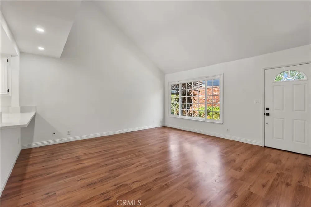 164 Brookline Lane Costa Mesa, CA 92626