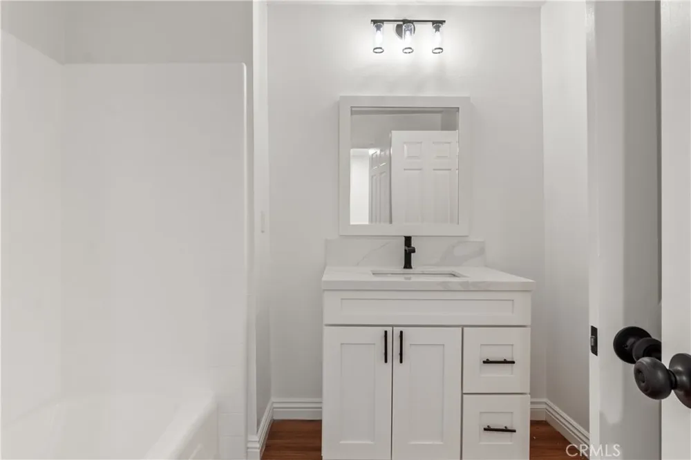 164 Brookline Lane Costa Mesa, CA 92626