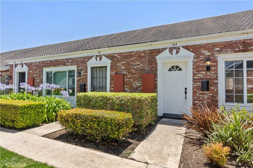164 Brookline Lane Costa Mesa, CA 92626