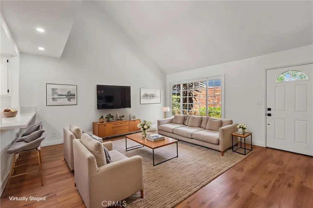 164 Brookline Lane Costa Mesa, CA 92626
