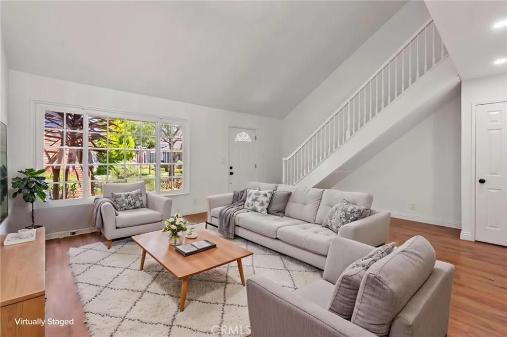 164 Brookline Lane Costa Mesa, CA 92626