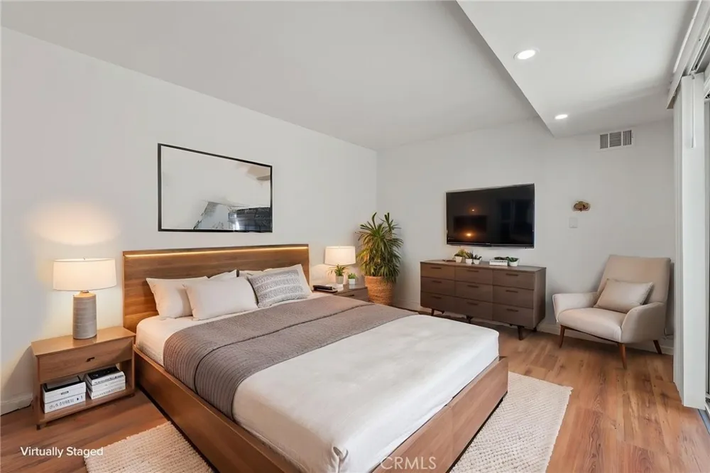 164 Brookline Lane Costa Mesa, CA 92626