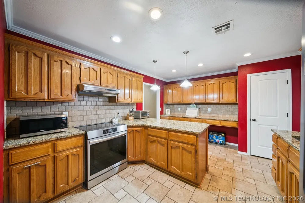11950 S 266th EastAvenue Coweta, OK 74429