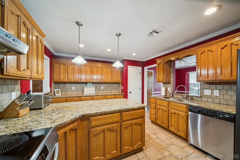11950 S 266th EastAvenue Coweta, OK 74429