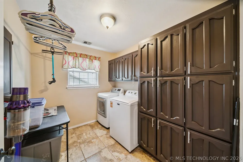 11950 S 266th EastAvenue Coweta, OK 74429