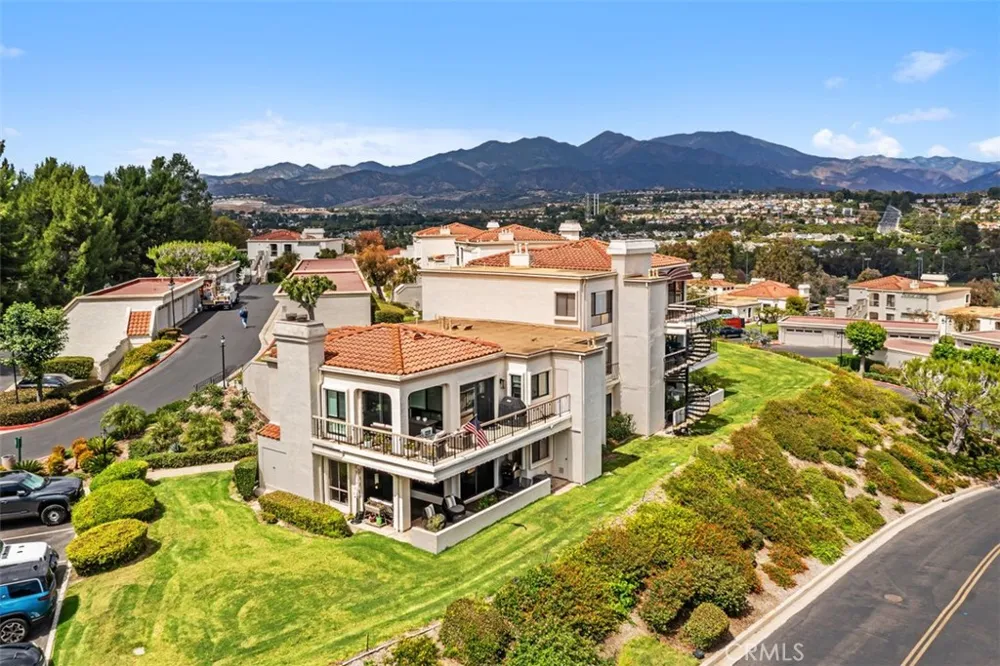 22392 Manacor #1 Mission Viejo, CA 92692