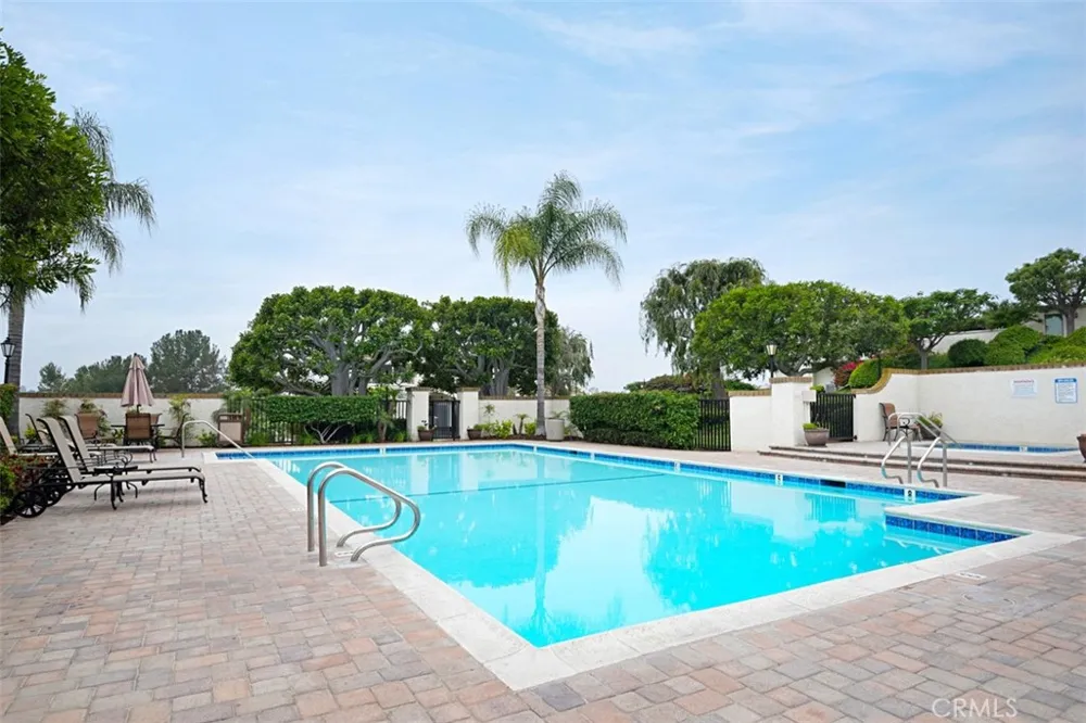 22392 Manacor #1 Mission Viejo, CA 92692