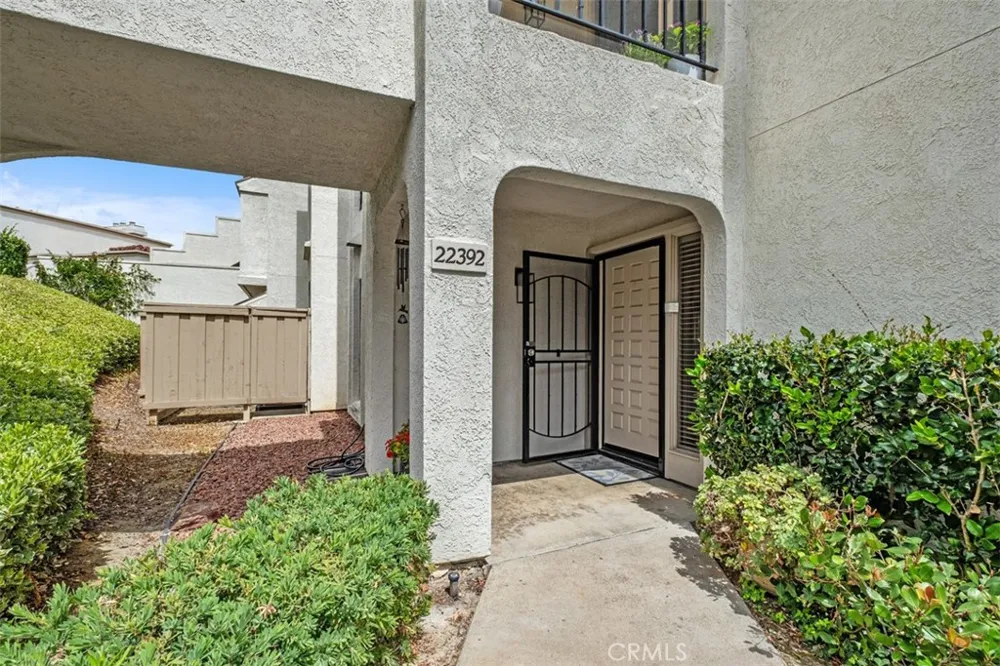 22392 Manacor #1 Mission Viejo, CA 92692