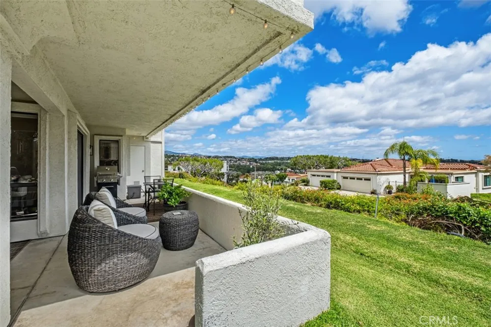 22392 Manacor #1 Mission Viejo, CA 92692