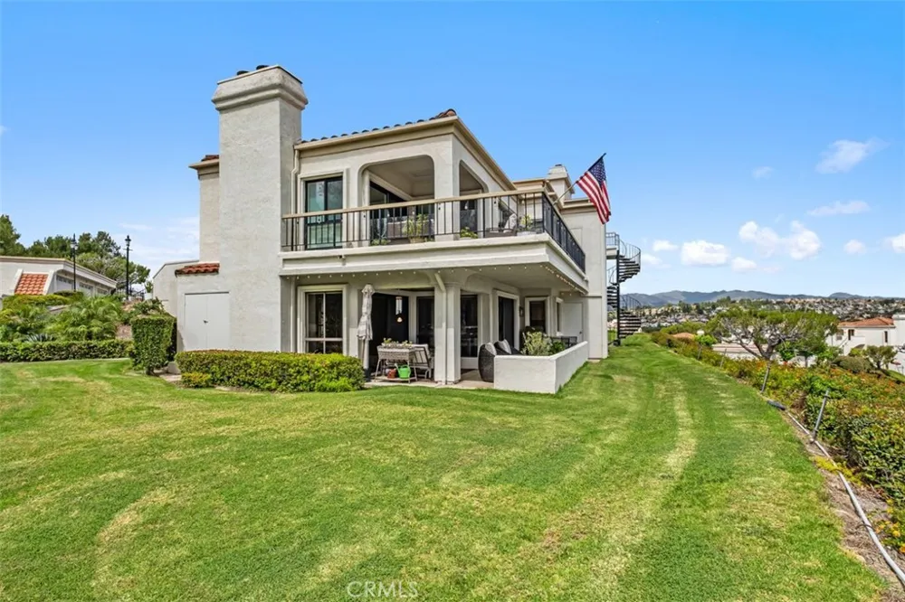 22392 Manacor #1 Mission Viejo, CA 92692