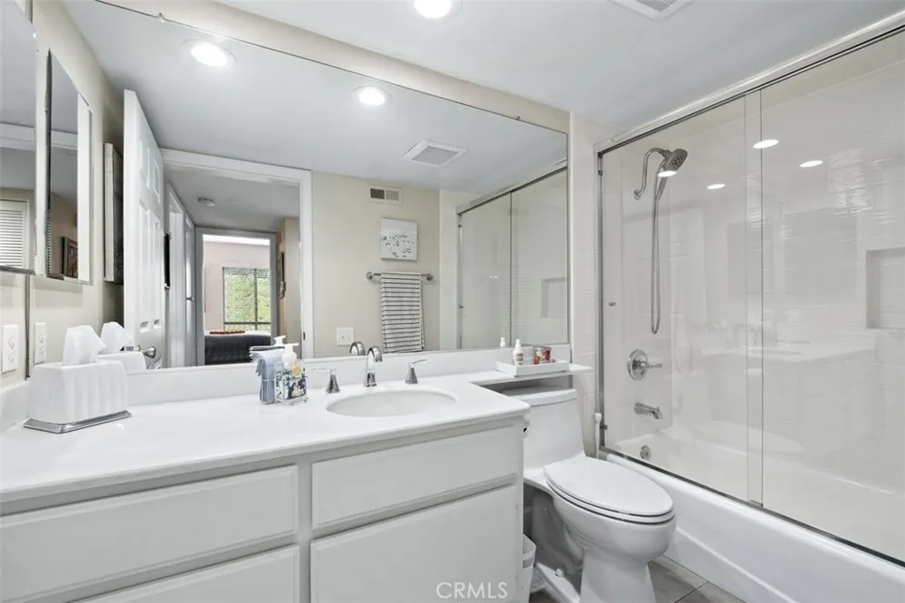 22392 Manacor #1 Mission Viejo, CA 92692