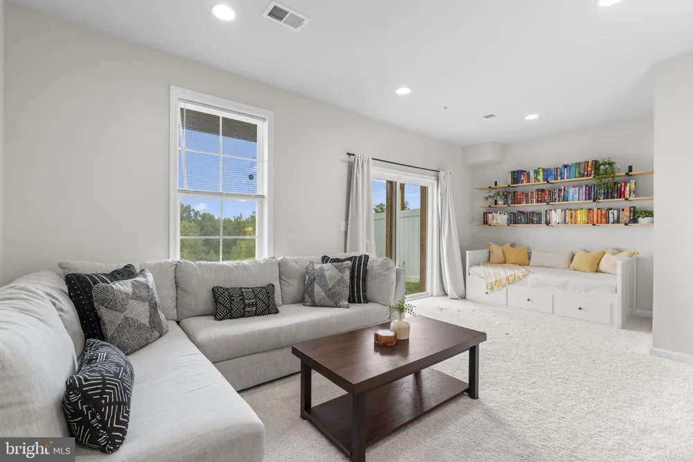 1039 HIGH POINT TRL Laurel, MD 20707