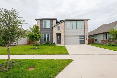 1513 Woodpecker Street