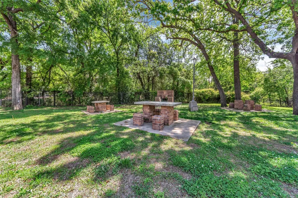 2300 Balsam Drive #G102 Arlington, TX 76006