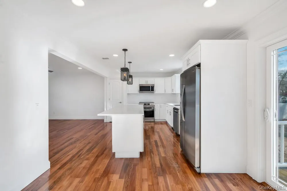 508 Starlight Drive Shirley, NY 11967