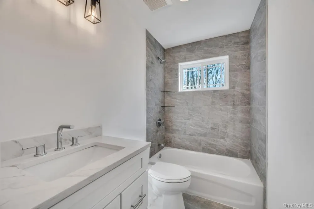 508 Starlight Drive Shirley, NY 11967
