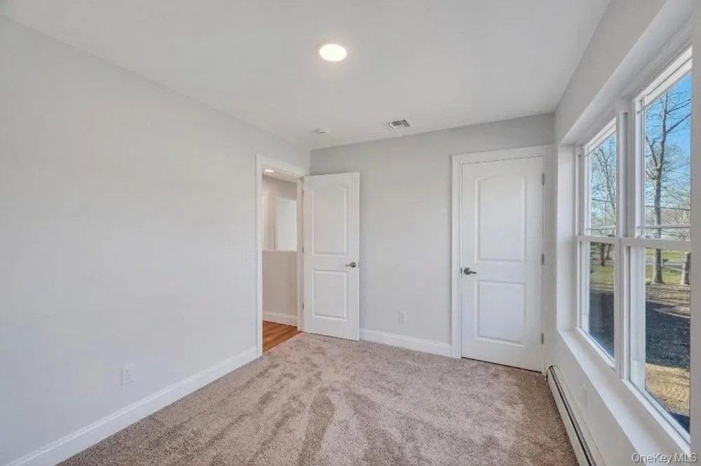 508 Starlight Drive Shirley, NY 11967