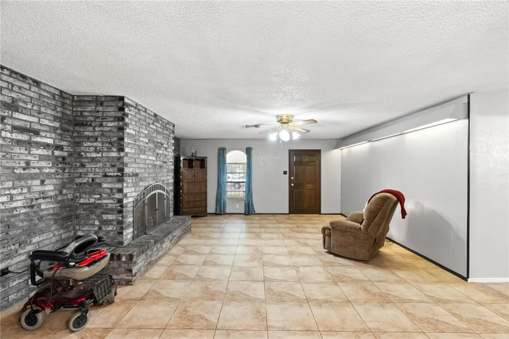 10702 Glenwood Street Corpus Christi, TX 78410