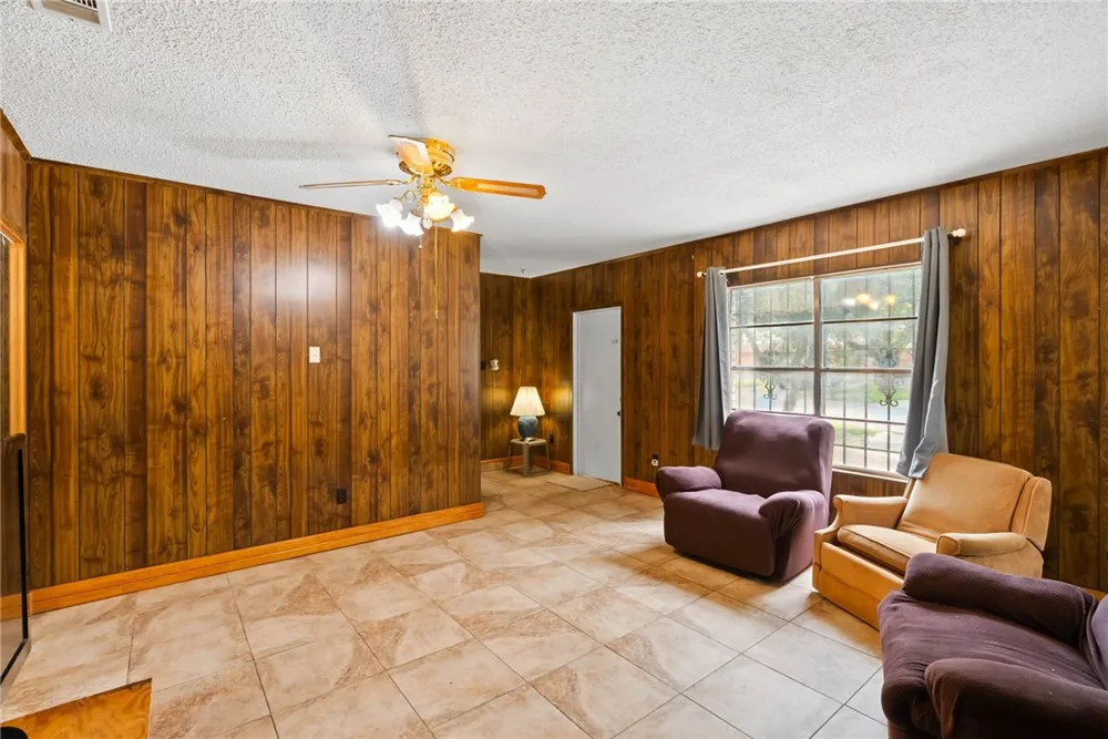 10702 Glenwood Street Corpus Christi, TX 78410