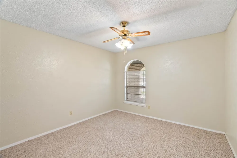10702 Glenwood Street Corpus Christi, TX 78410