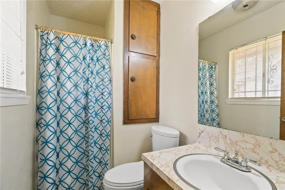 10702 Glenwood Street Corpus Christi, TX 78410