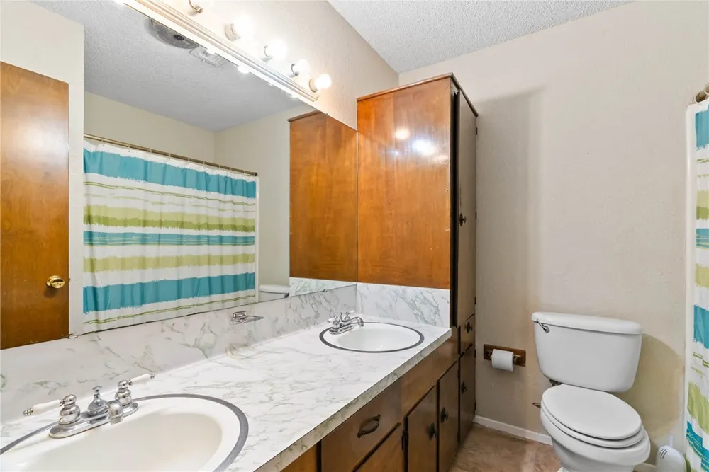 10702 Glenwood Street Corpus Christi, TX 78410