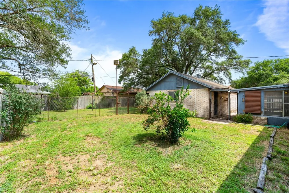 10702 Glenwood Street Corpus Christi, TX 78410
