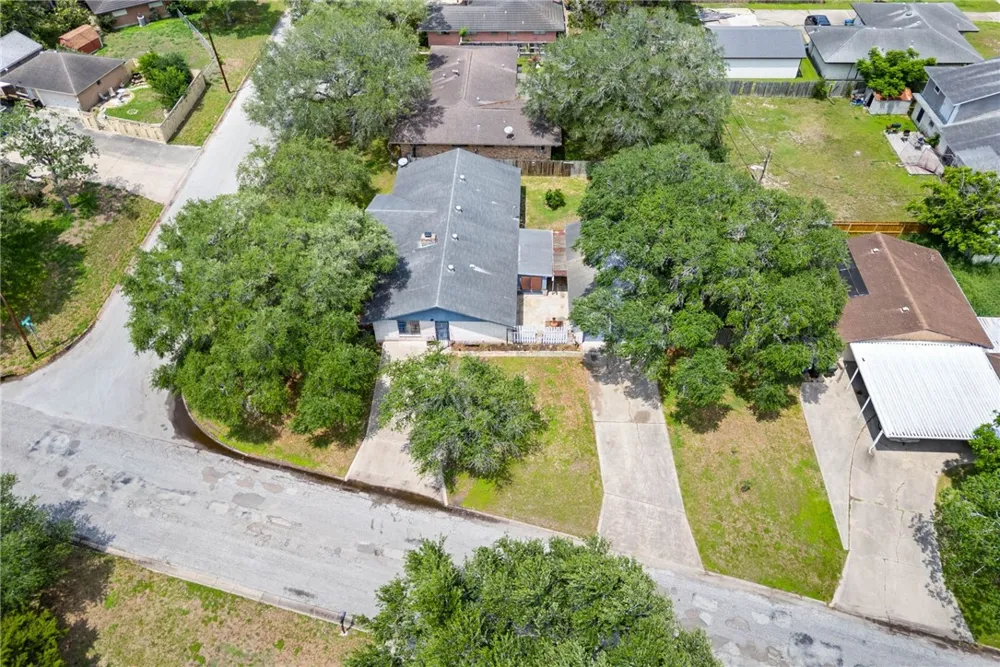 10702 Glenwood Street Corpus Christi, TX 78410