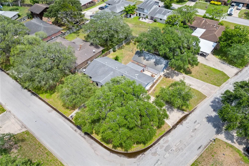 10702 Glenwood Street Corpus Christi, TX 78410