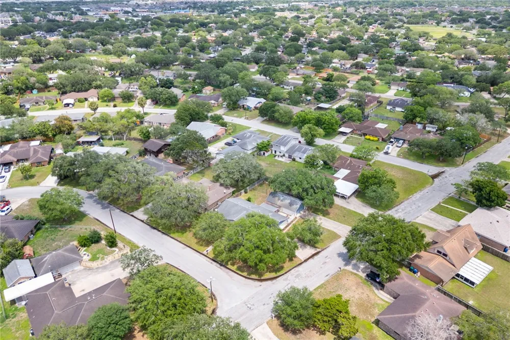 10702 Glenwood Street Corpus Christi, TX 78410