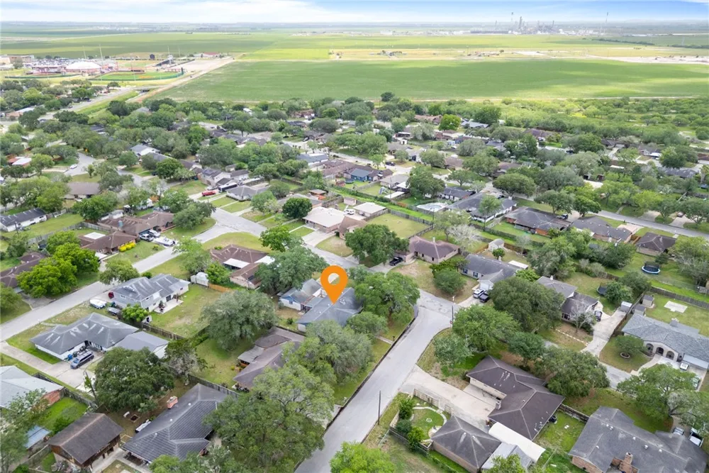 10702 Glenwood Street Corpus Christi, TX 78410
