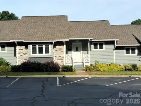1903 Wellington Hills Circle