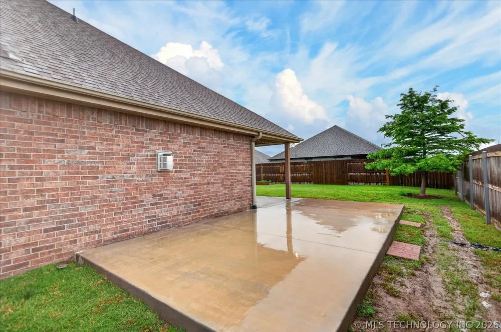 6422 Foxtail Park Drive Bartlesville, OK 74006