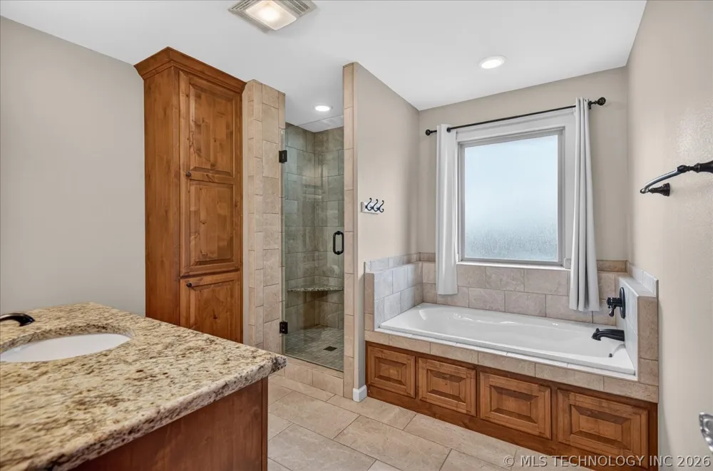 6422 Foxtail Park Drive Bartlesville, OK 74006