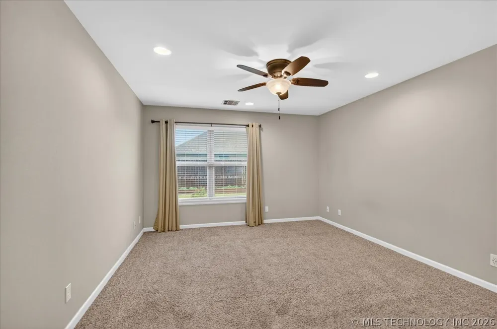6422 Foxtail Park Drive Bartlesville, OK 74006