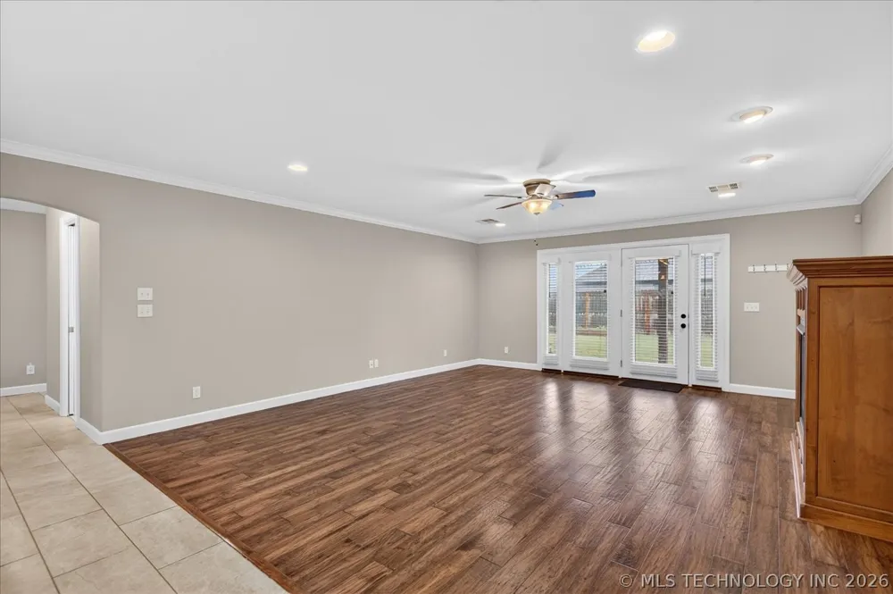 6422 Foxtail Park Drive Bartlesville, OK 74006