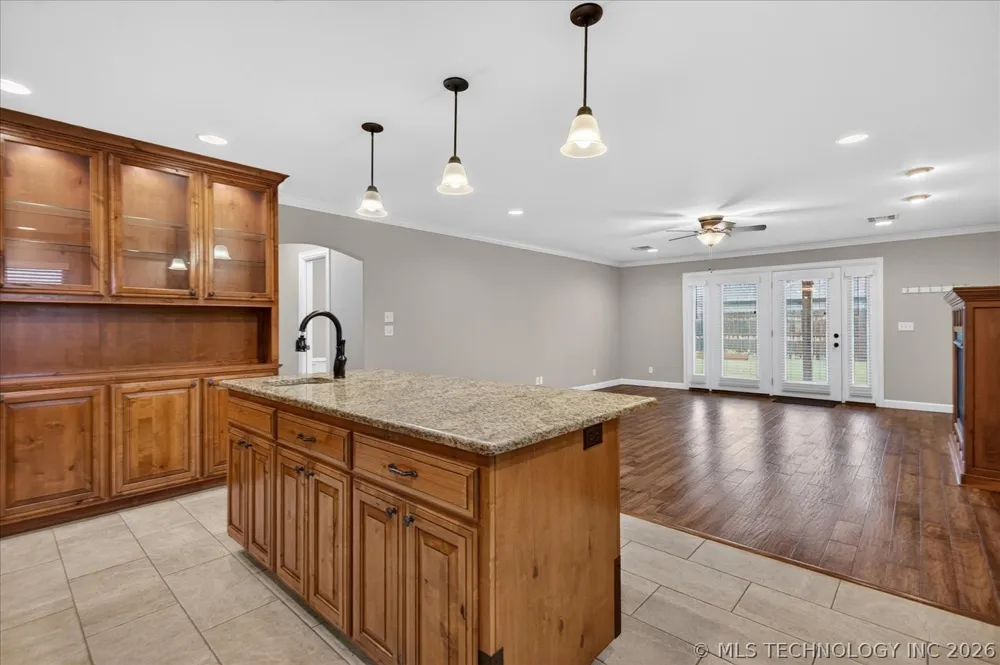 6422 Foxtail Park Drive Bartlesville, OK 74006