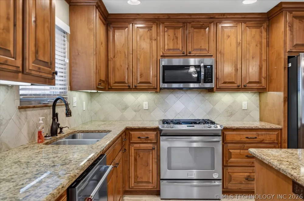 6422 Foxtail Park Drive Bartlesville, OK 74006