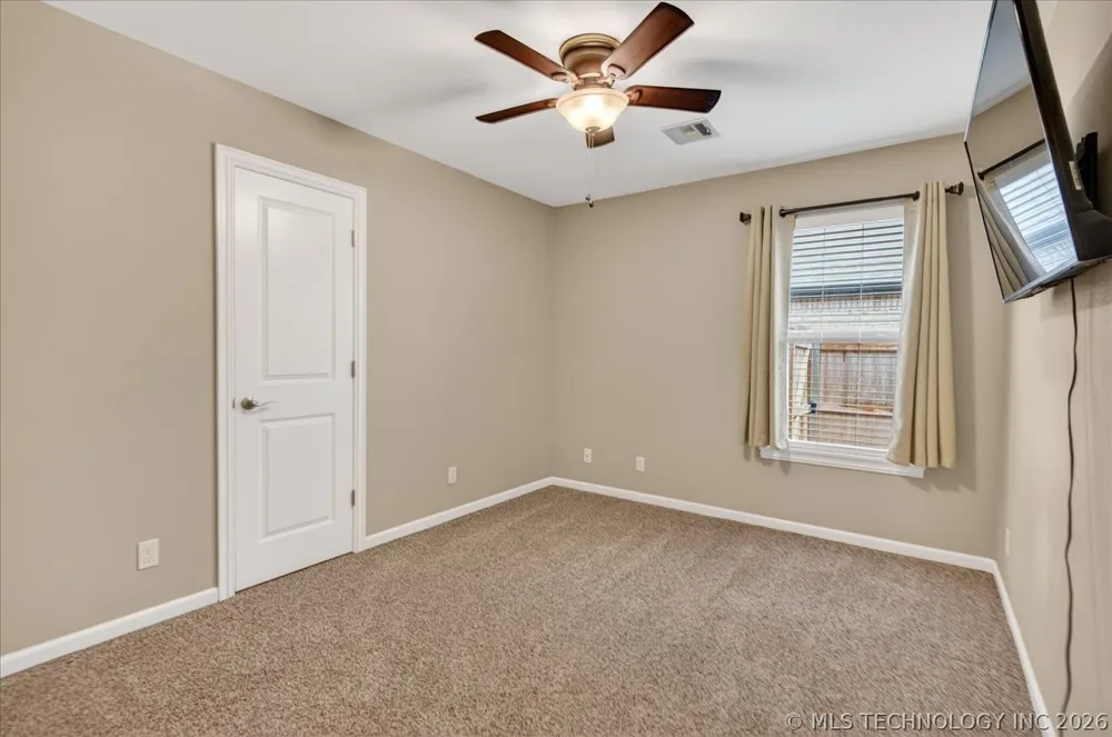 6422 Foxtail Park Drive Bartlesville, OK 74006